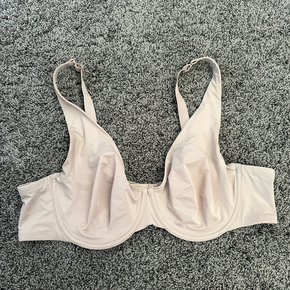 THIRD LOVE Size 40 B Beige Unlined Full Figure Plunge Underwire Bra